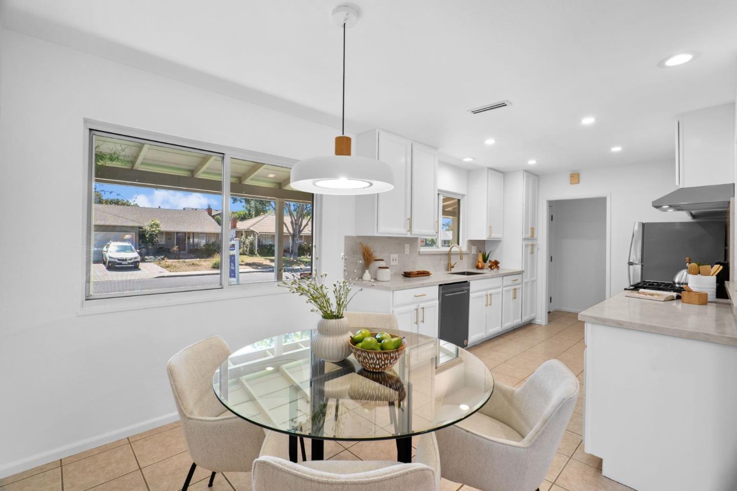 Detail Gallery Image 10 of 52 For 673 Salberg Ave, Santa Clara,  CA 95051 - 3 Beds | 2 Baths