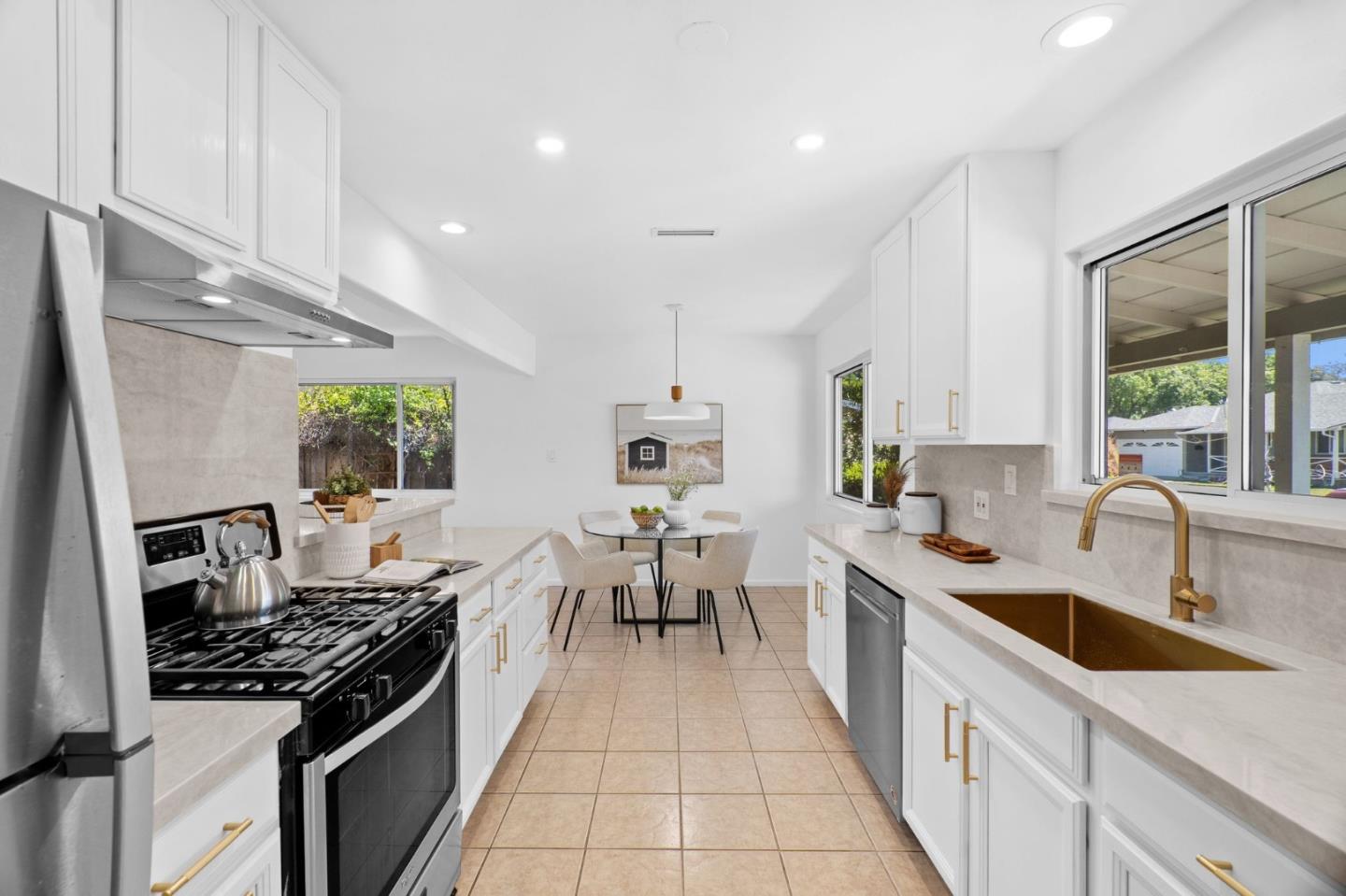 Detail Gallery Image 13 of 52 For 673 Salberg Ave, Santa Clara,  CA 95051 - 3 Beds | 2 Baths