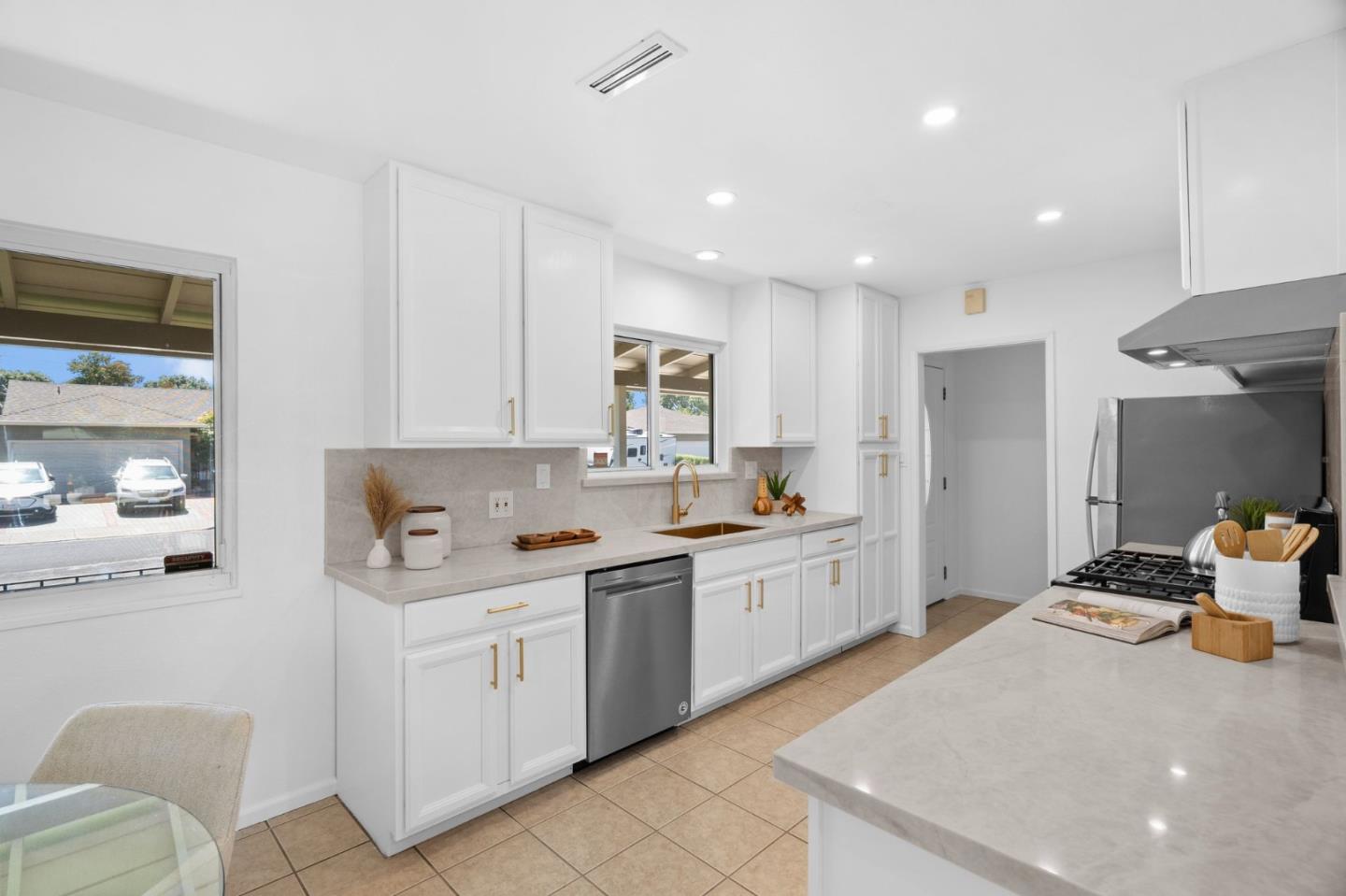 Detail Gallery Image 17 of 52 For 673 Salberg Ave, Santa Clara,  CA 95051 - 3 Beds | 2 Baths