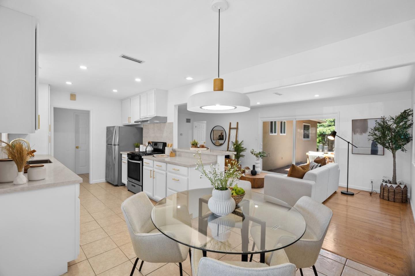Detail Gallery Image 9 of 52 For 673 Salberg Ave, Santa Clara,  CA 95051 - 3 Beds | 2 Baths