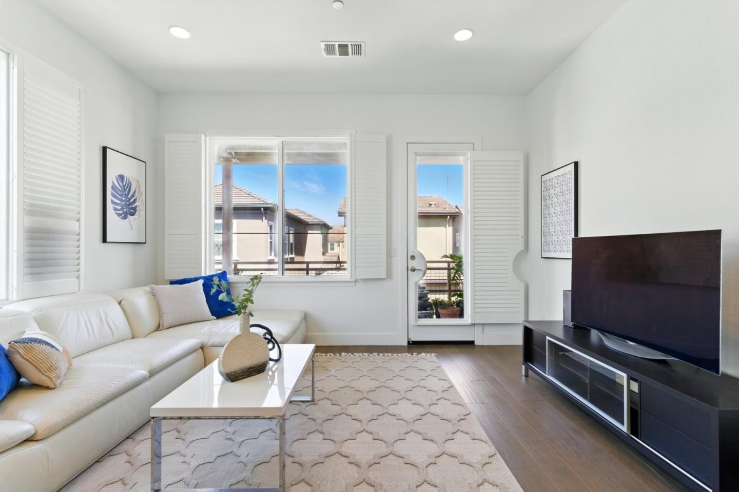 Detail Gallery Image 12 of 51 For 528 Odyssey Ln, Milpitas,  CA 95035 - 2 Beds | 2 Baths
