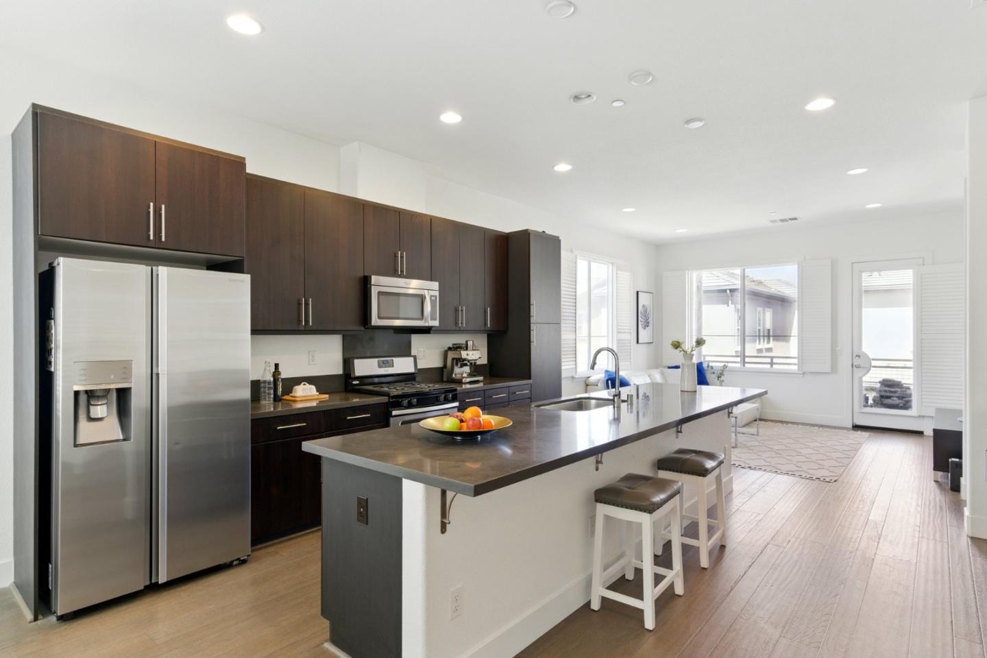 Detail Gallery Image 4 of 51 For 528 Odyssey Ln, Milpitas,  CA 95035 - 2 Beds | 2 Baths