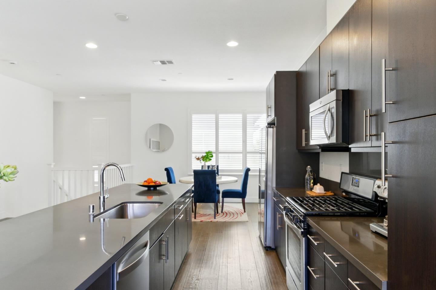 Detail Gallery Image 5 of 51 For 528 Odyssey Ln, Milpitas,  CA 95035 - 2 Beds | 2 Baths