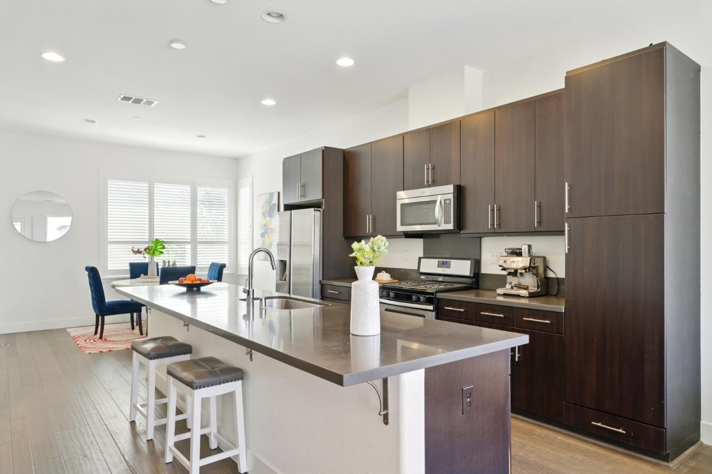 Detail Gallery Image 7 of 51 For 528 Odyssey Ln, Milpitas,  CA 95035 - 2 Beds | 2 Baths