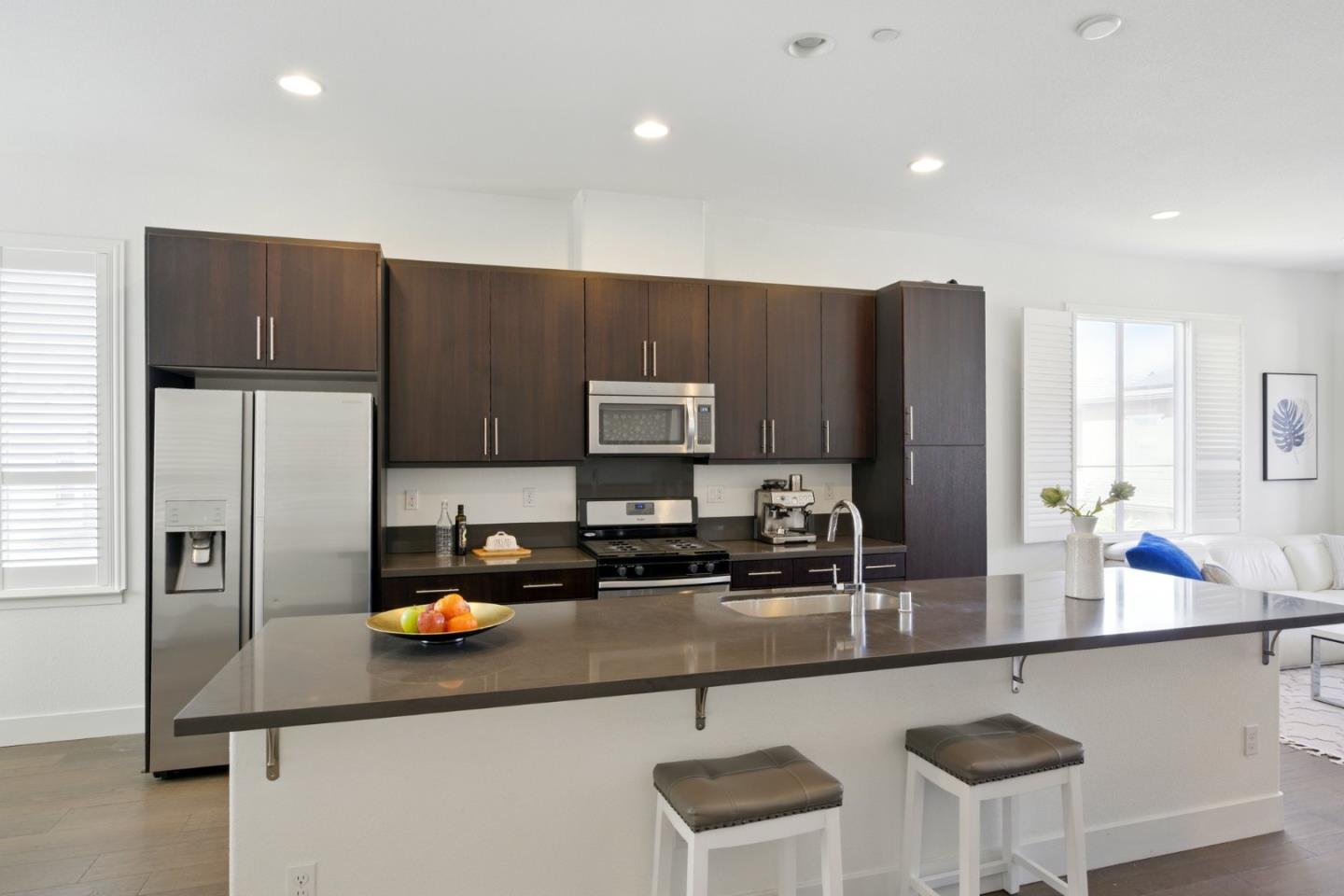 Detail Gallery Image 8 of 51 For 528 Odyssey Ln, Milpitas,  CA 95035 - 2 Beds | 2 Baths