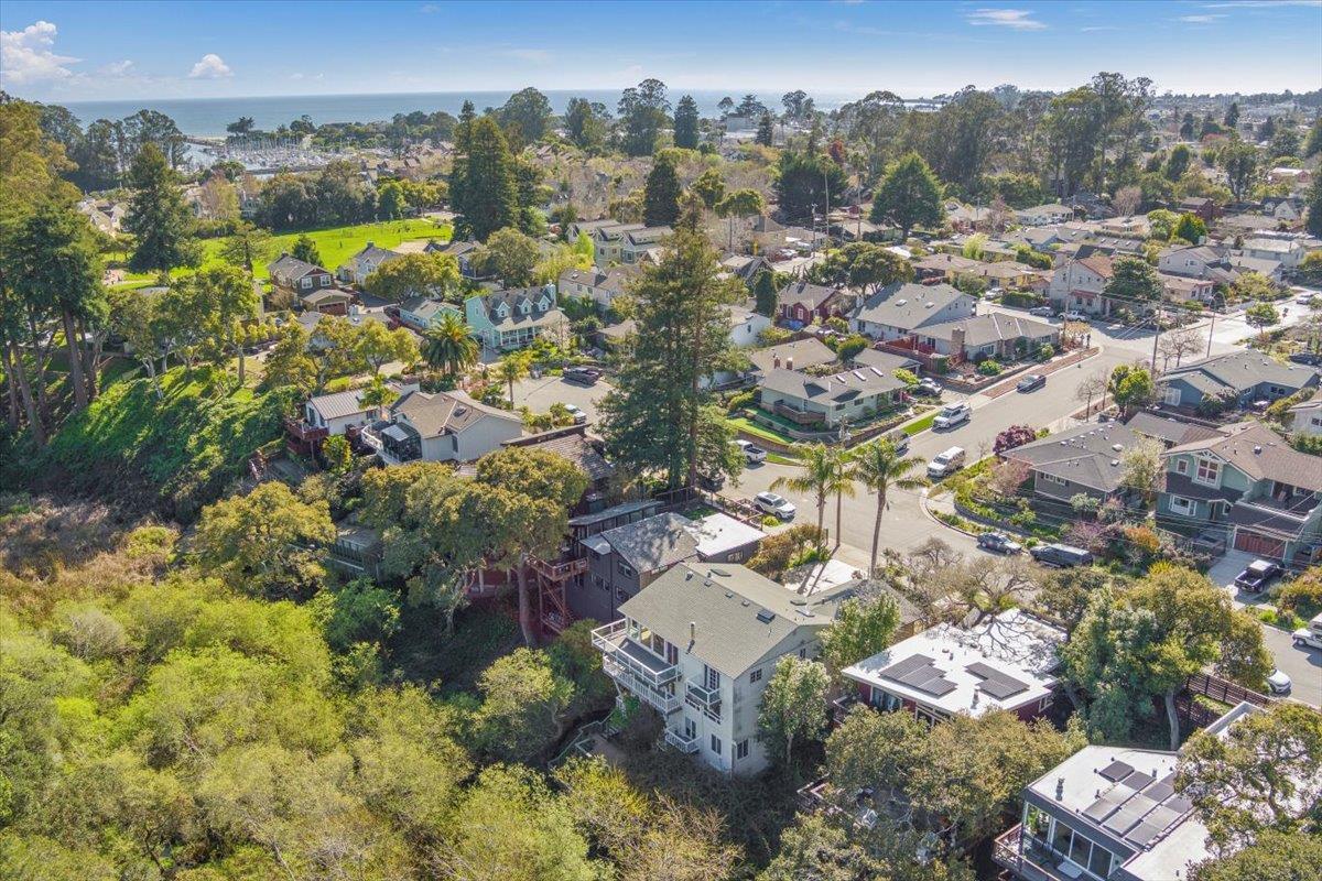 Detail Gallery Image 49 of 60 For 304 Harbor Dr, Santa Cruz,  CA 95062 - 4 Beds | 3 Baths
