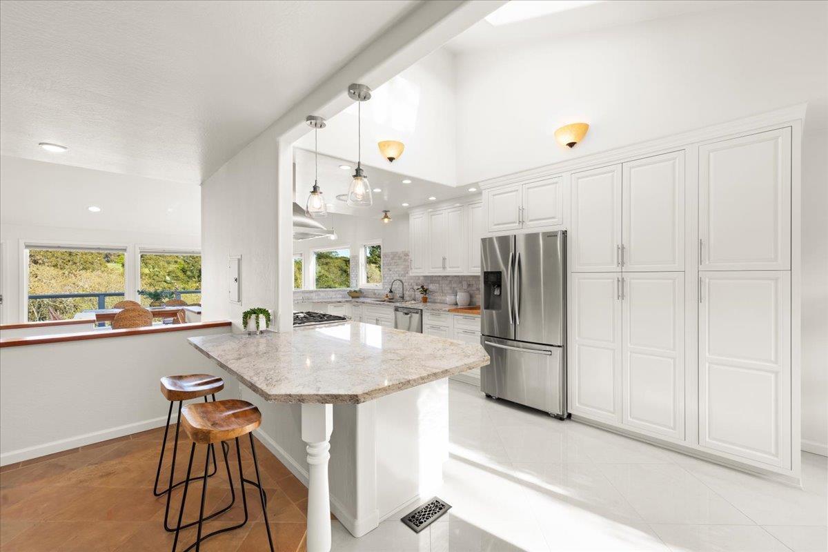 Detail Gallery Image 5 of 60 For 304 Harbor Dr, Santa Cruz,  CA 95062 - 4 Beds | 3 Baths