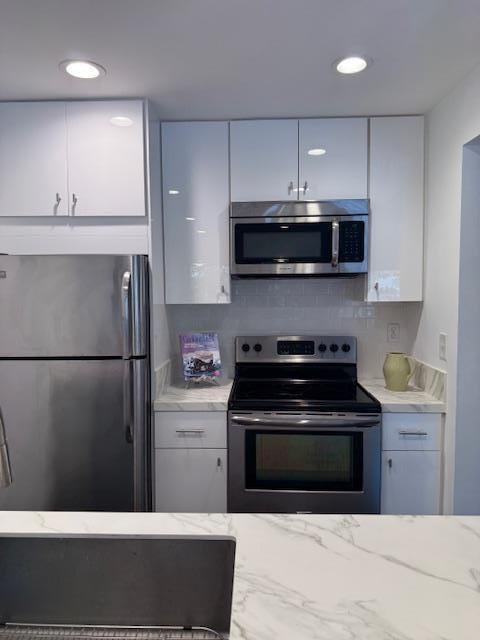 Detail Gallery Image 17 of 35 For 3295 La Mesa Dr #3,  San Carlos,  CA 94070 - 1 Beds | 1 Baths