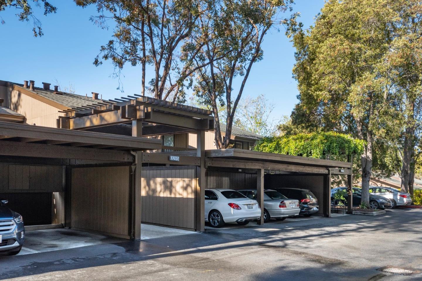Detail Gallery Image 31 of 35 For 3295 La Mesa Dr #3,  San Carlos,  CA 94070 - 1 Beds | 1 Baths