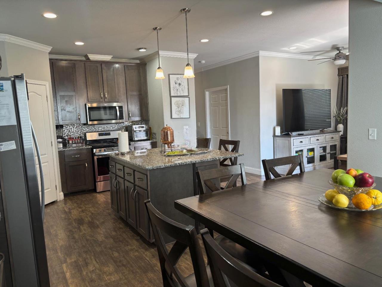 Detail Gallery Image 4 of 9 For 574 Hermitage Dr #574,  San Jose,  CA 95134 - 4 Beds | 2 Baths