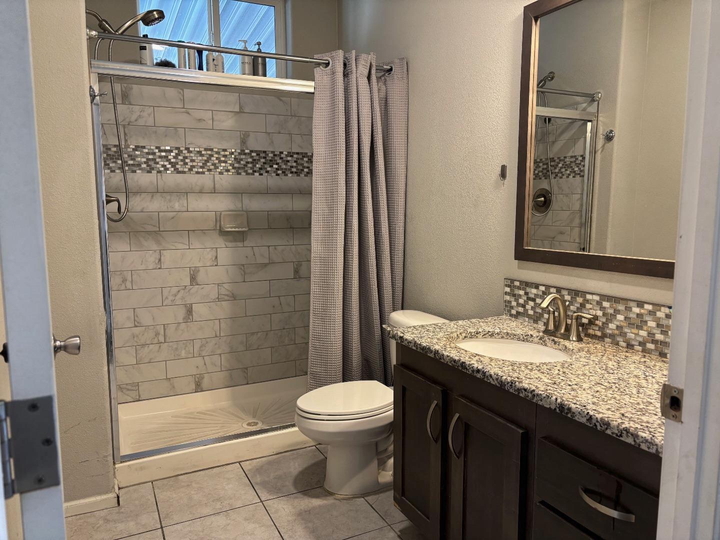 Detail Gallery Image 7 of 9 For 574 Hermitage Dr #574,  San Jose,  CA 95134 - 4 Beds | 2 Baths