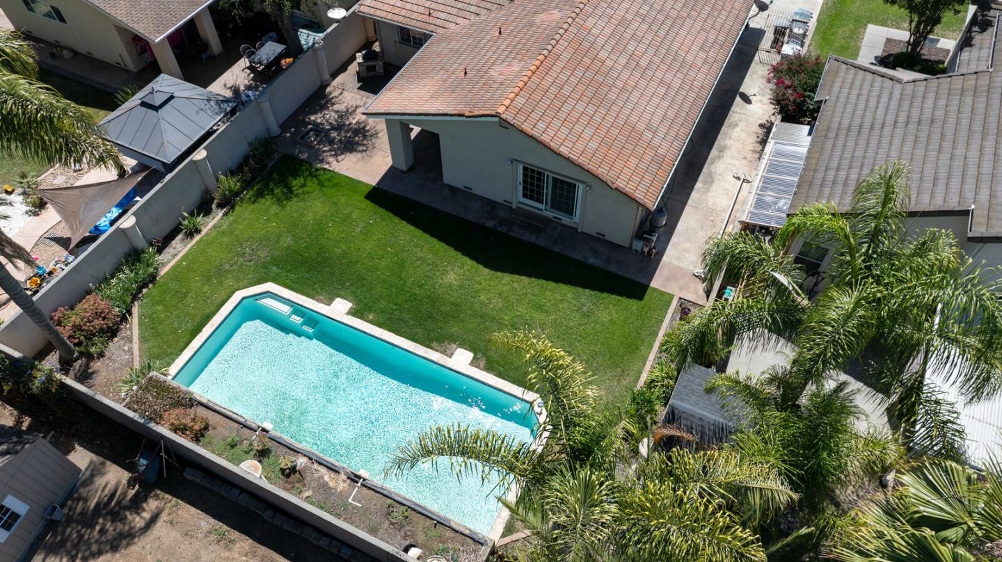 Detail Gallery Image 13 of 14 For 15300 La Rocca Dr, Morgan Hill,  CA 95037 - 3 Beds | 2 Baths