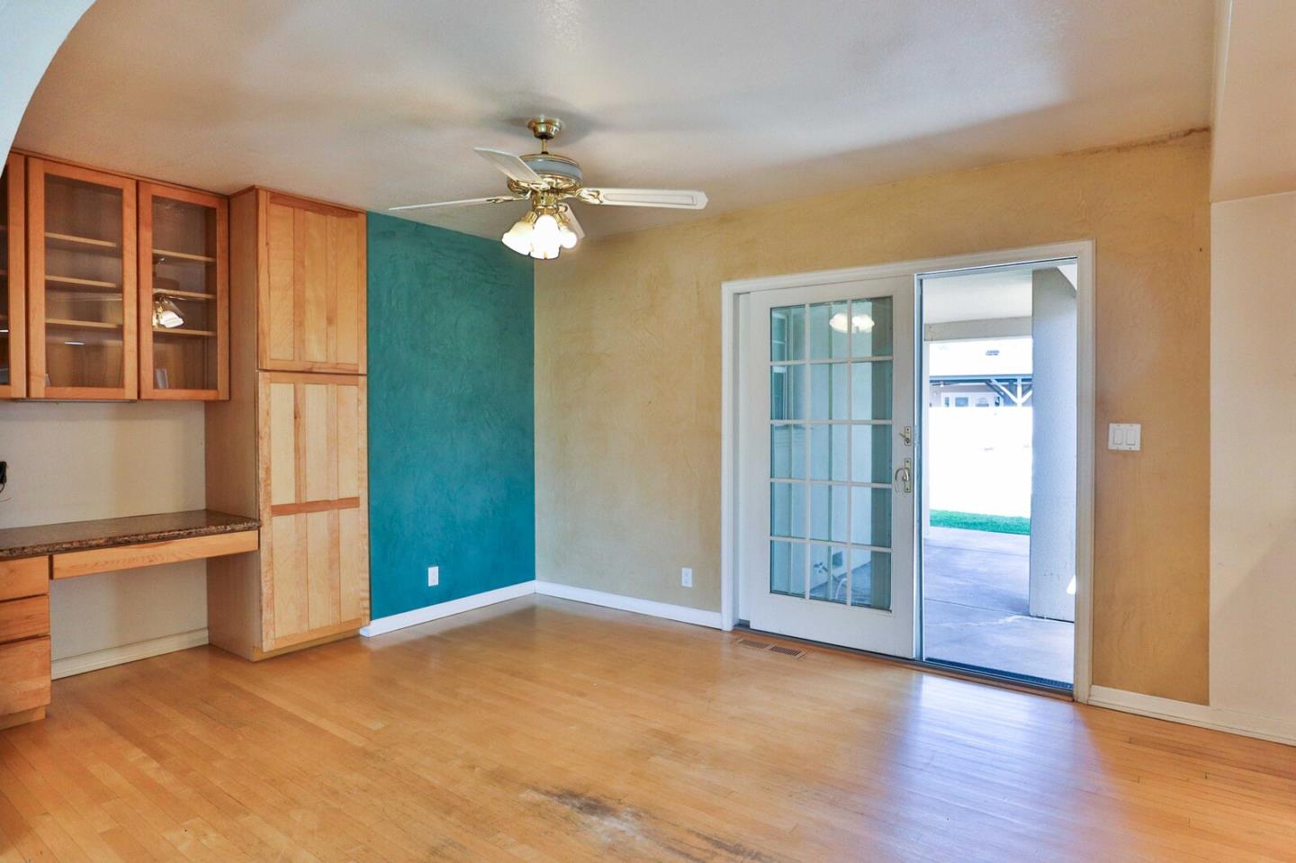 Detail Gallery Image 7 of 14 For 15300 La Rocca Dr, Morgan Hill,  CA 95037 - 3 Beds | 2 Baths