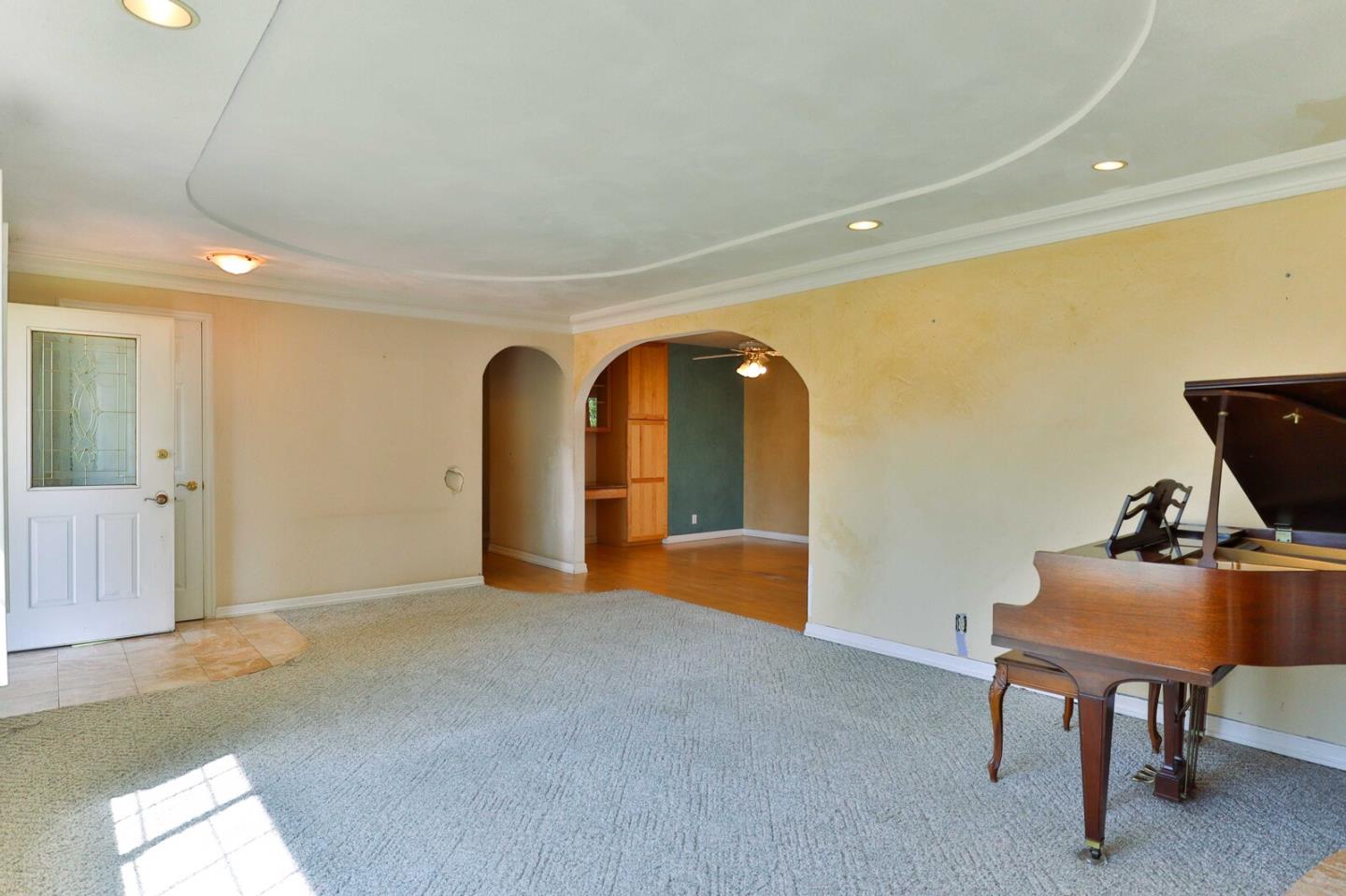 Detail Gallery Image 8 of 14 For 15300 La Rocca Dr, Morgan Hill,  CA 95037 - 3 Beds | 2 Baths