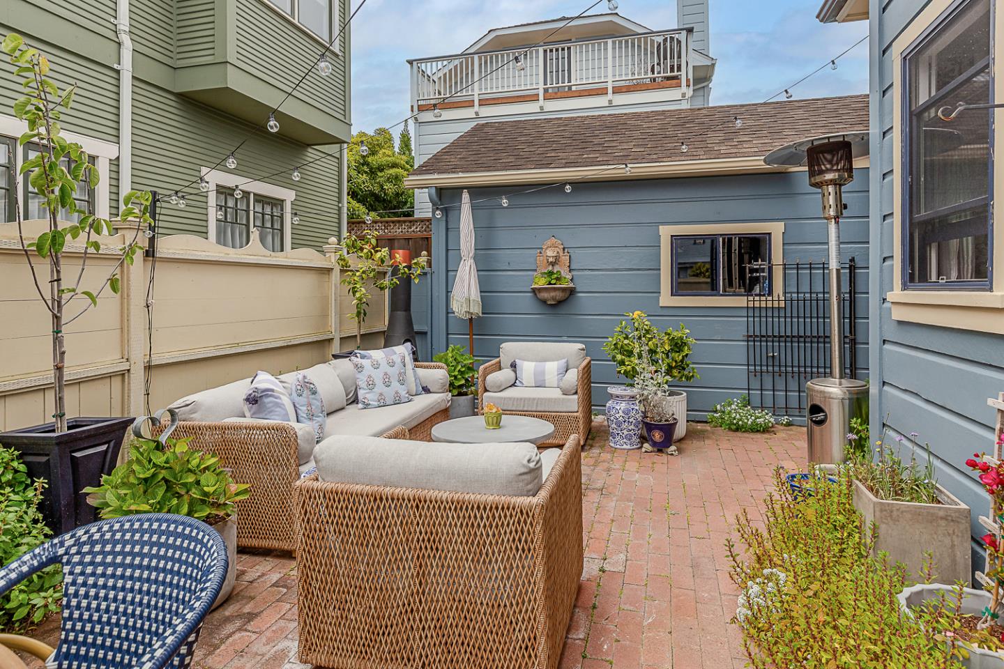 Detail Gallery Image 14 of 55 For 543 Spruce Ave, Pacific Grove,  CA 93950 - 4 Beds | 3 Baths