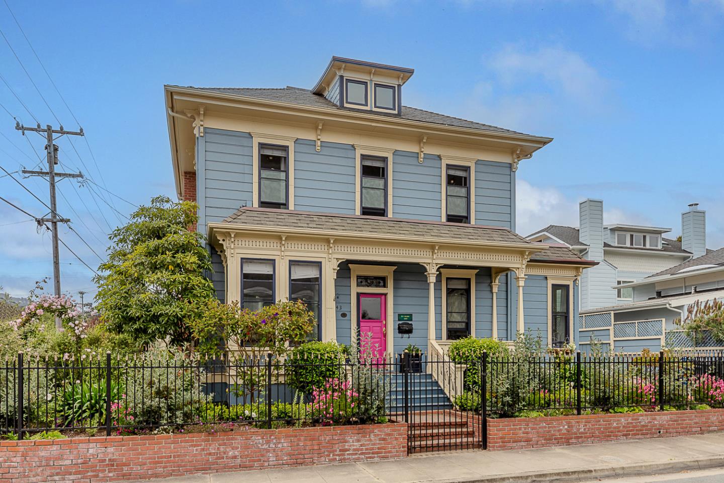 Detail Gallery Image 33 of 55 For 543 Spruce Ave, Pacific Grove,  CA 93950 - 4 Beds | 3 Baths