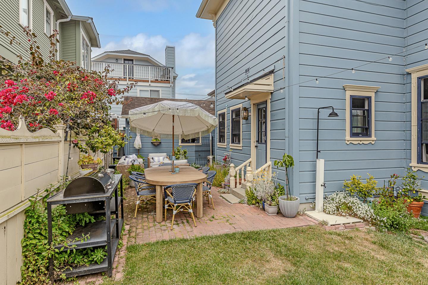 Detail Gallery Image 8 of 55 For 543 Spruce Ave, Pacific Grove,  CA 93950 - 4 Beds | 3 Baths