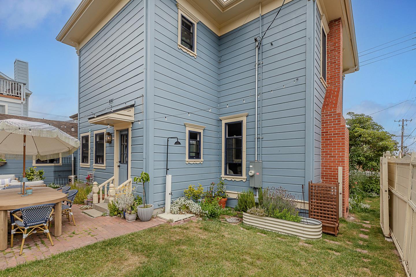 Detail Gallery Image 9 of 55 For 543 Spruce Ave, Pacific Grove,  CA 93950 - 4 Beds | 3 Baths
