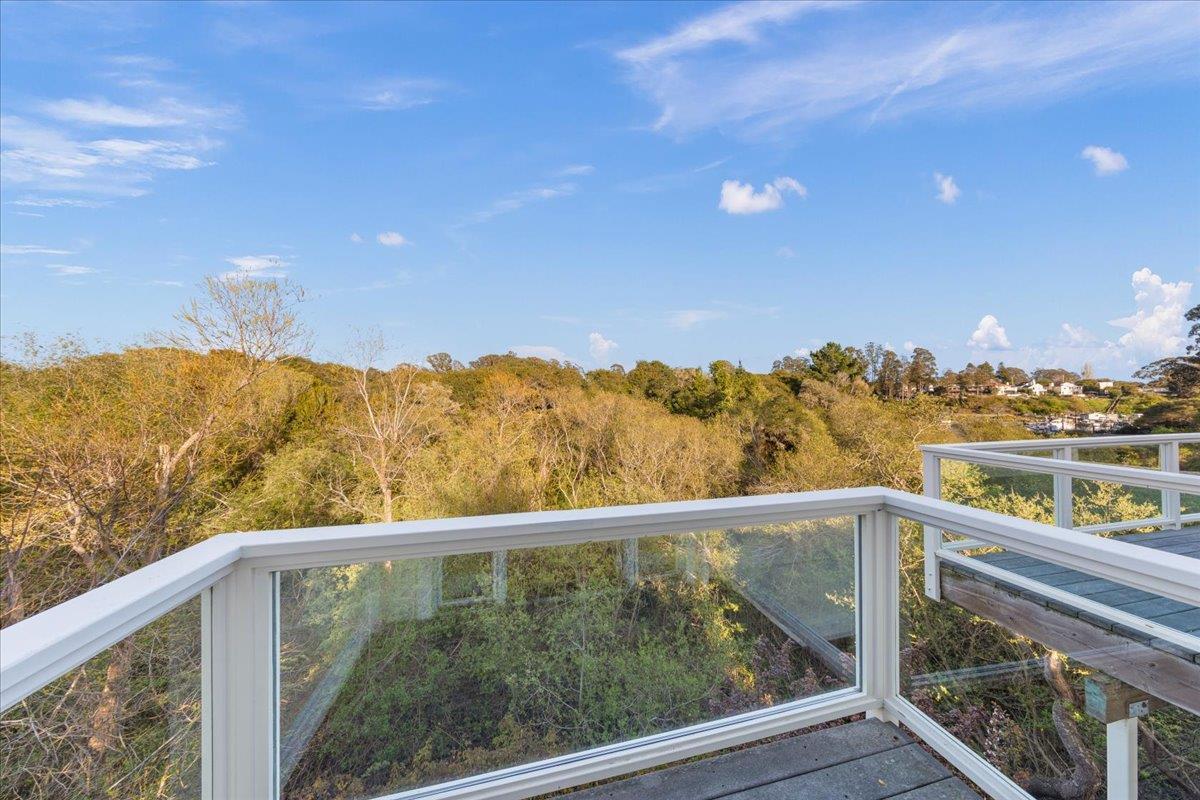 Detail Gallery Image 18 of 60 For 304 Harbor Dr, Santa Cruz,  CA 95062 - – Beds | – Baths