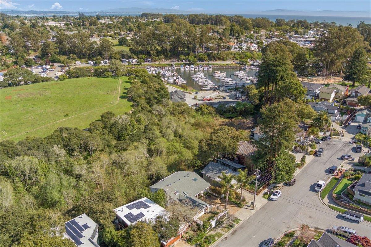 Detail Gallery Image 50 of 60 For 304 Harbor Dr, Santa Cruz,  CA 95062 - – Beds | – Baths
