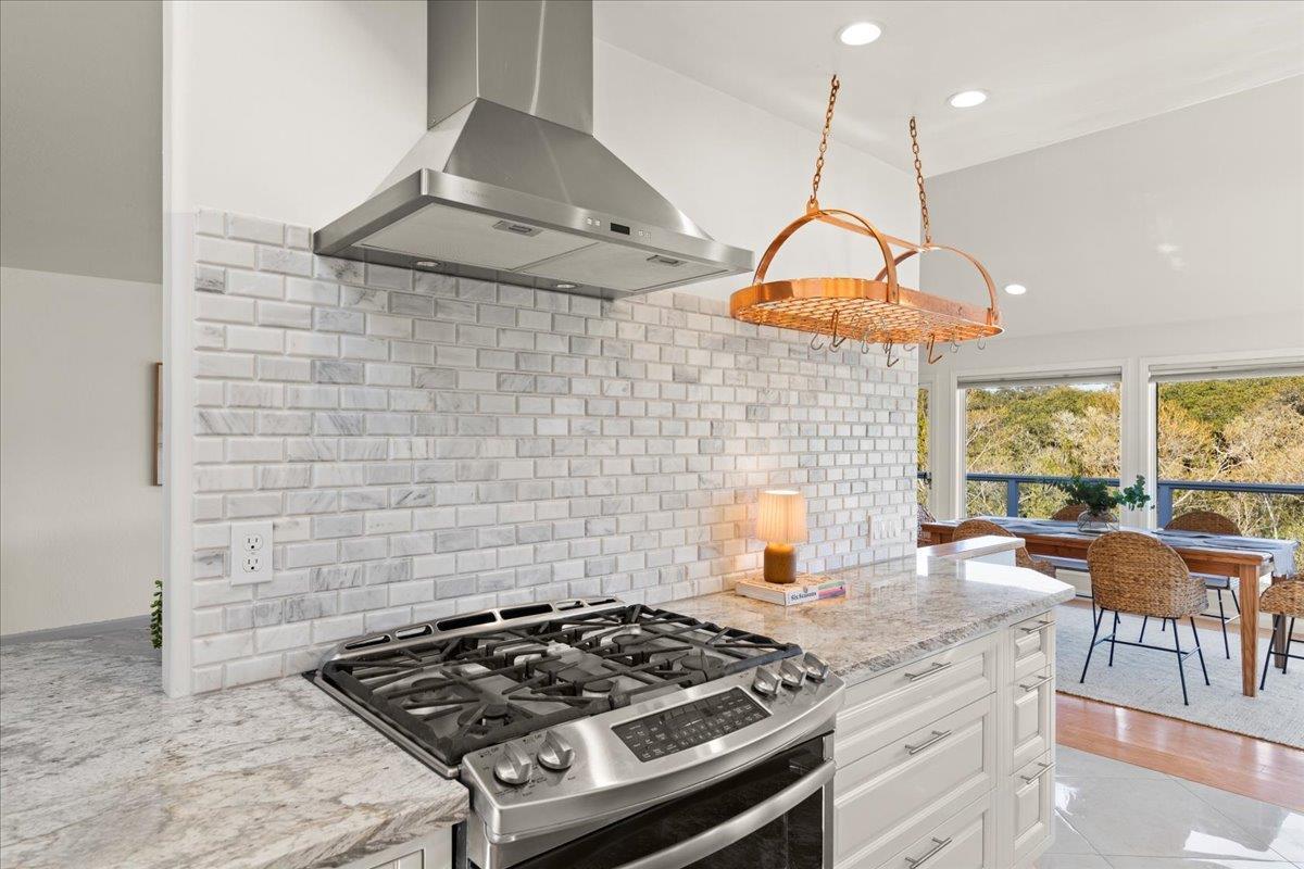 Detail Gallery Image 6 of 60 For 304 Harbor Dr, Santa Cruz,  CA 95062 - – Beds | – Baths