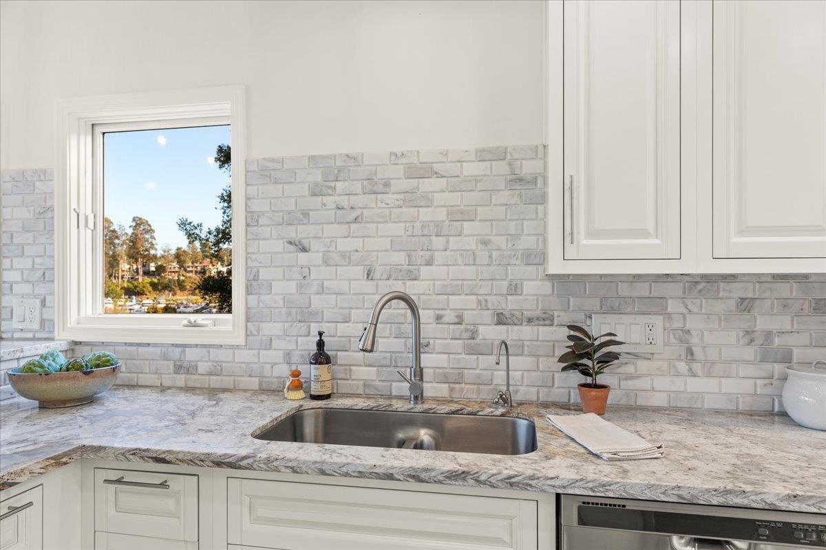 Detail Gallery Image 7 of 60 For 304 Harbor Dr, Santa Cruz,  CA 95062 - – Beds | – Baths