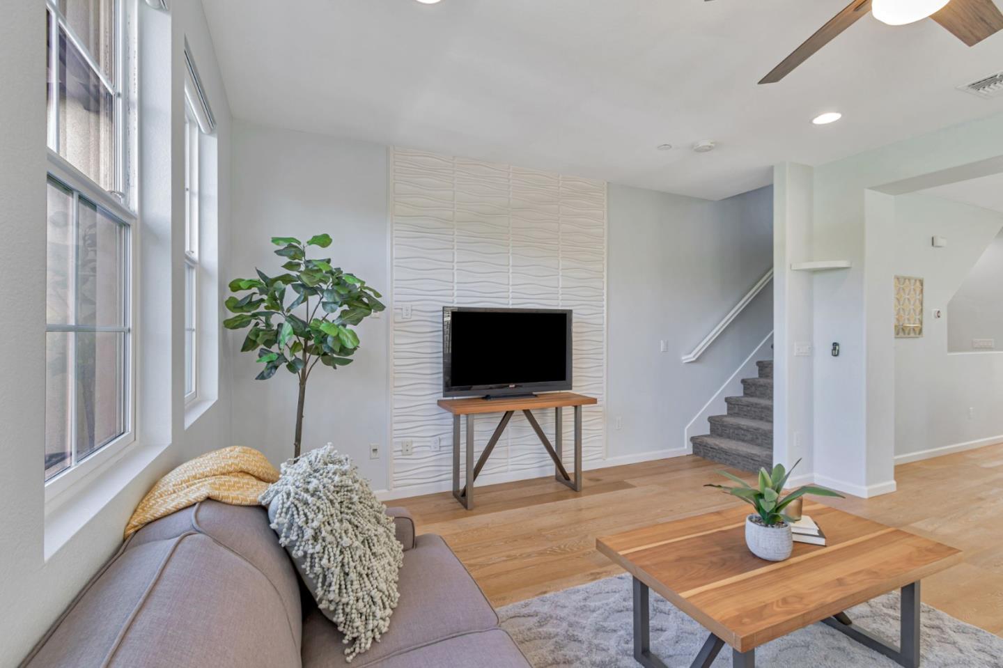 Detail Gallery Image 14 of 58 For 522 S 22nd St, San Jose,  CA 95116 - 4 Beds | 3/1 Baths