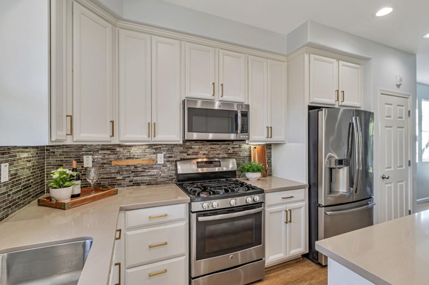 Detail Gallery Image 21 of 58 For 522 S 22nd St, San Jose,  CA 95116 - 4 Beds | 3/1 Baths