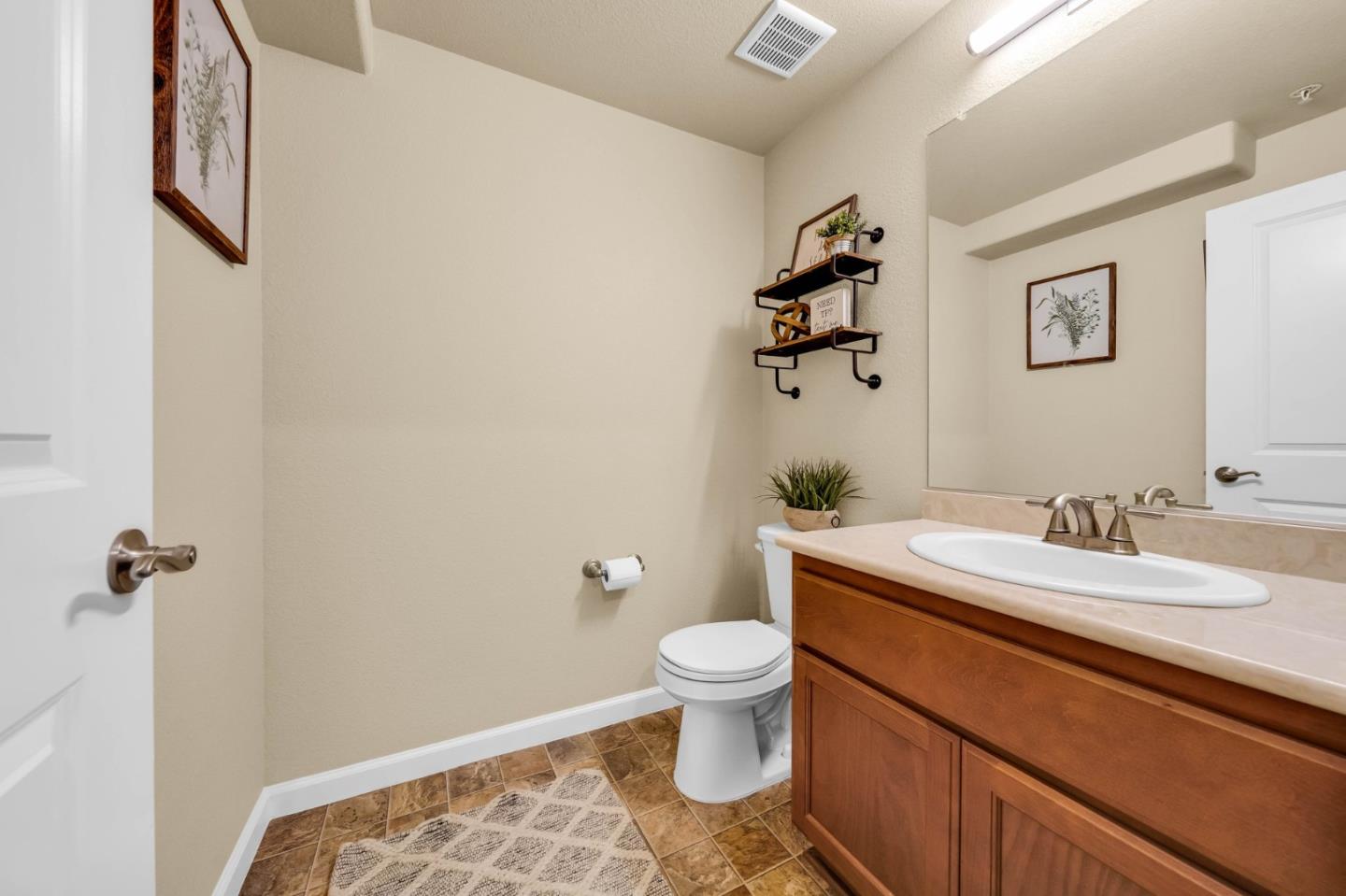 Detail Gallery Image 16 of 51 For 21 Sycamore St, Greenfield,  CA 93927 - 4 Beds | 2/1 Baths