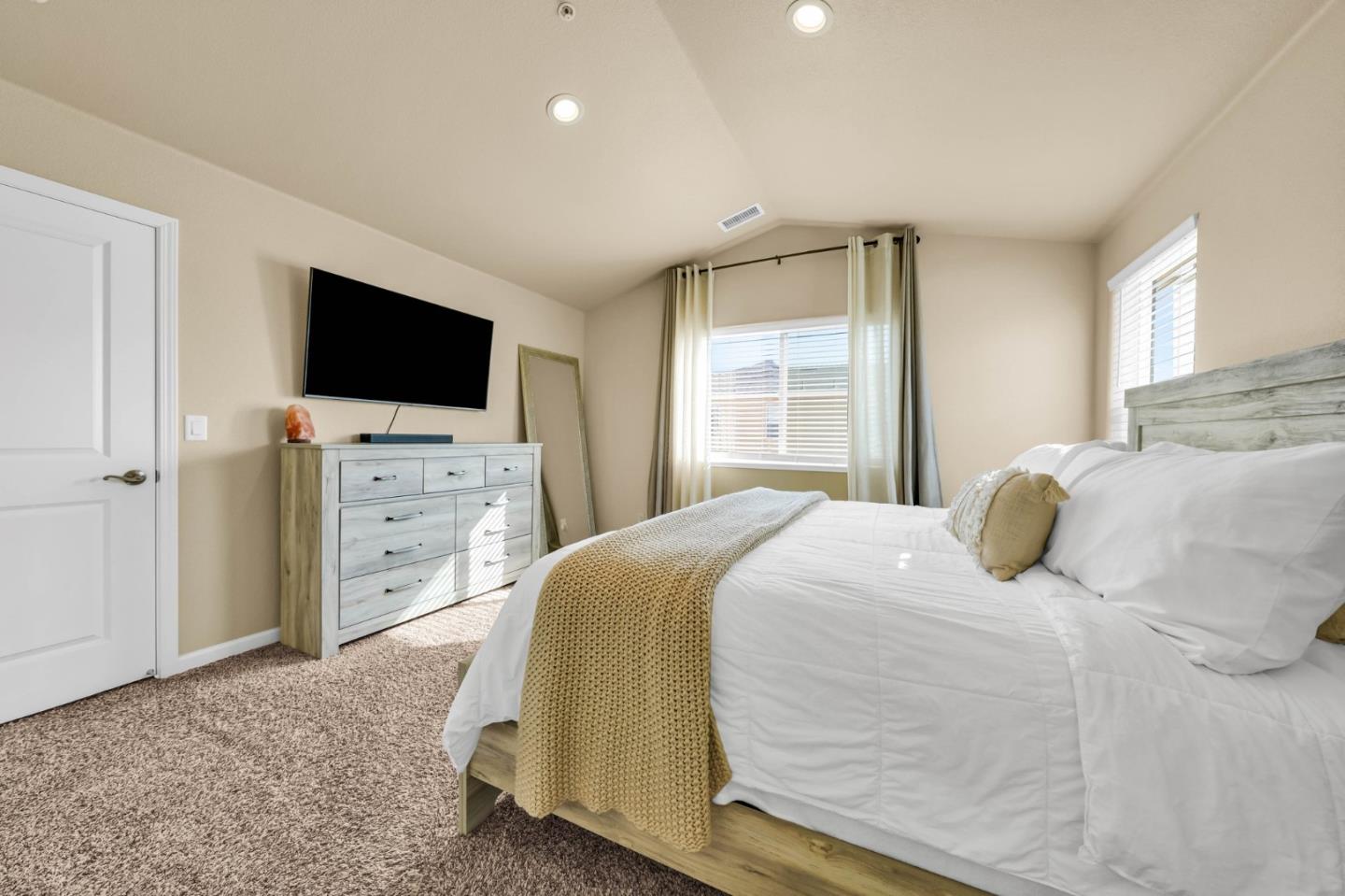 Detail Gallery Image 22 of 51 For 21 Sycamore St, Greenfield,  CA 93927 - 4 Beds | 2/1 Baths