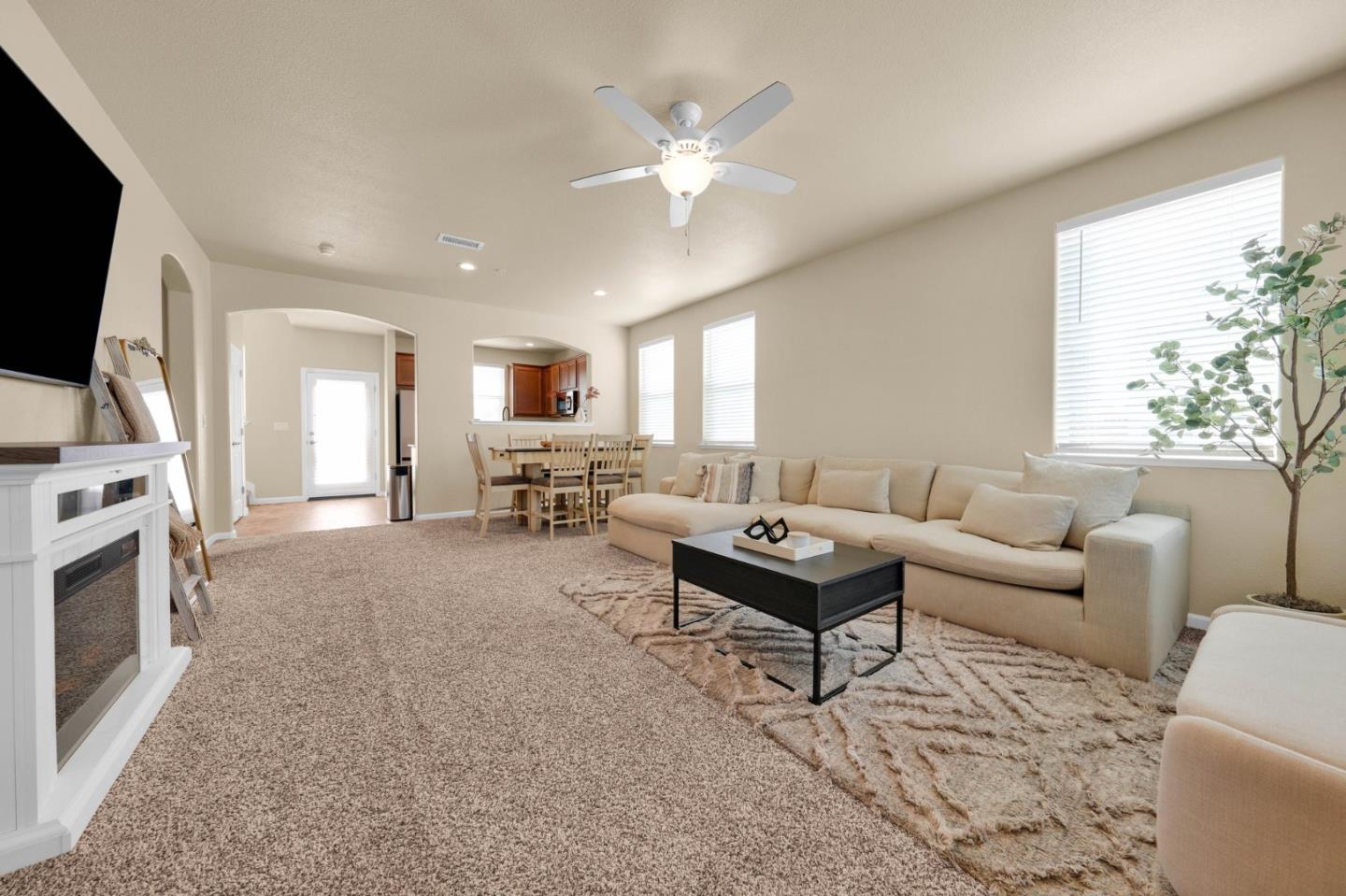 Detail Gallery Image 5 of 51 For 21 Sycamore St, Greenfield,  CA 93927 - 4 Beds | 2/1 Baths