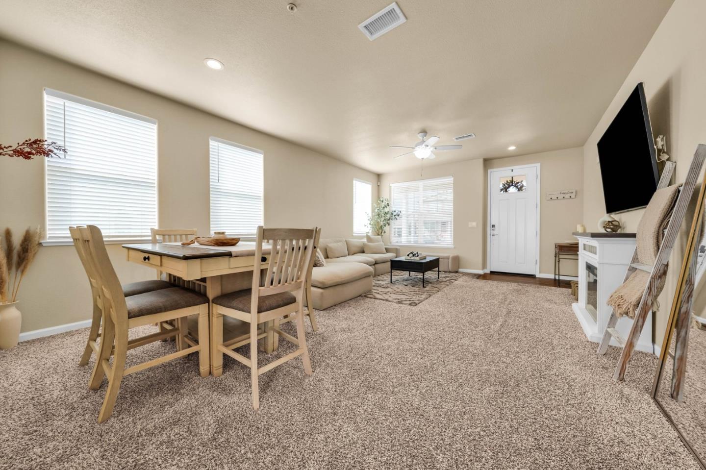 Detail Gallery Image 9 of 51 For 21 Sycamore St, Greenfield,  CA 93927 - 4 Beds | 2/1 Baths