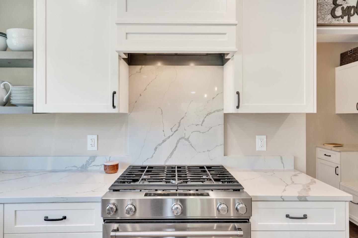 Detail Gallery Image 12 of 93 For 3480 White Oak Ct, Morgan Hill,  CA 95037 - 4 Beds | 2/1 Baths