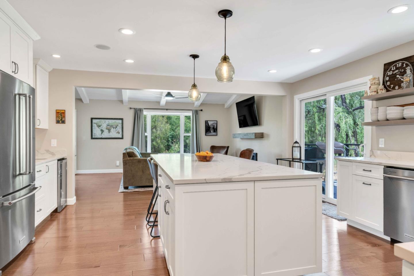 Detail Gallery Image 13 of 93 For 3480 White Oak Ct, Morgan Hill,  CA 95037 - 4 Beds | 2/1 Baths