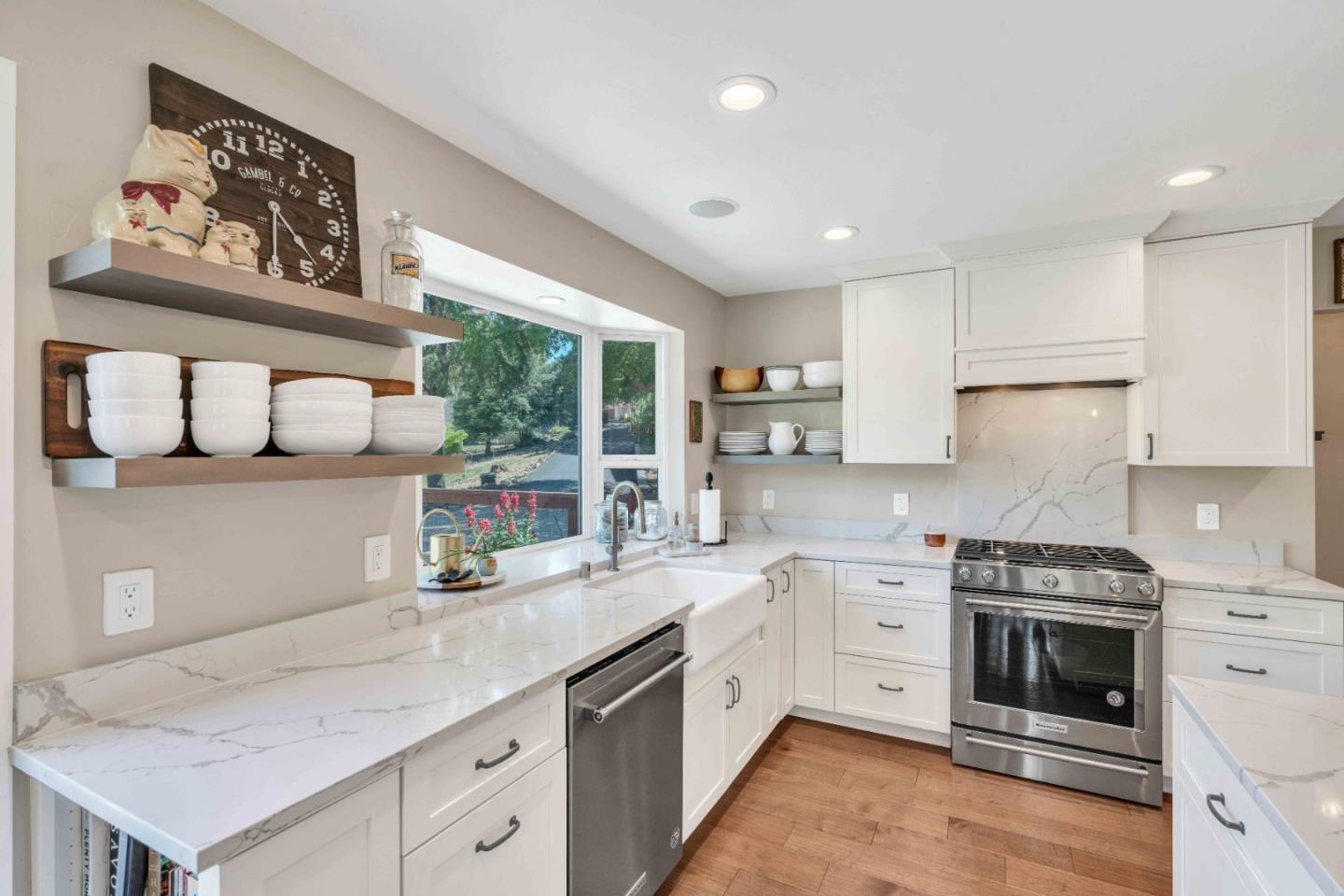 Detail Gallery Image 17 of 93 For 3480 White Oak Ct, Morgan Hill,  CA 95037 - 4 Beds | 2/1 Baths