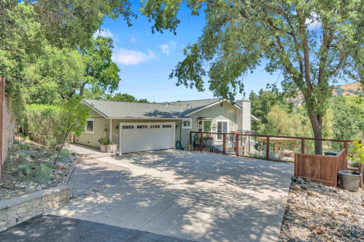 Detail Gallery Image 2 of 93 For 3480 White Oak Ct, Morgan Hill,  CA 95037 - 4 Beds | 2/1 Baths