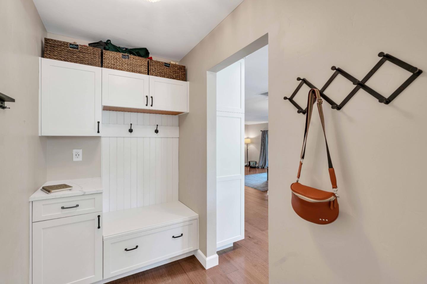 Detail Gallery Image 20 of 93 For 3480 White Oak Ct, Morgan Hill,  CA 95037 - 4 Beds | 2/1 Baths