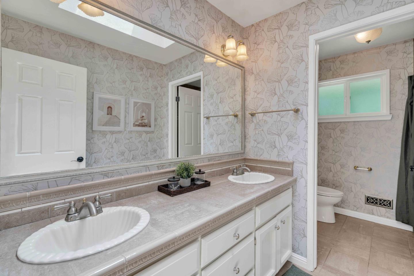 Detail Gallery Image 22 of 93 For 3480 White Oak Ct, Morgan Hill,  CA 95037 - 4 Beds | 2/1 Baths