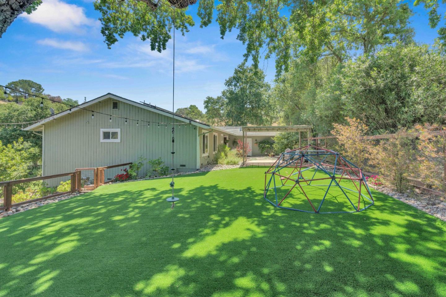Detail Gallery Image 44 of 93 For 3480 White Oak Ct, Morgan Hill,  CA 95037 - 4 Beds | 2/1 Baths
