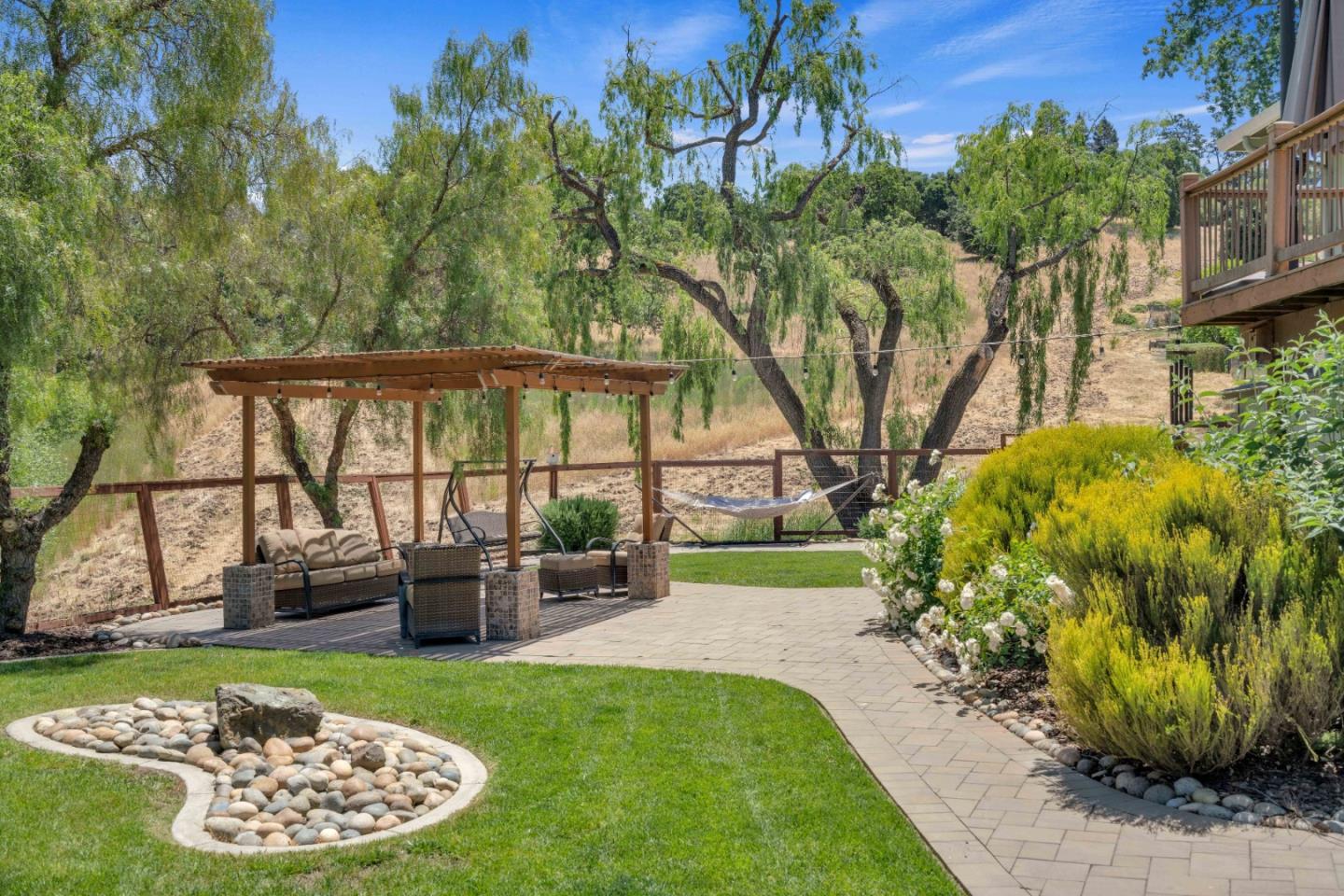 Detail Gallery Image 53 of 93 For 3480 White Oak Ct, Morgan Hill,  CA 95037 - 4 Beds | 2/1 Baths