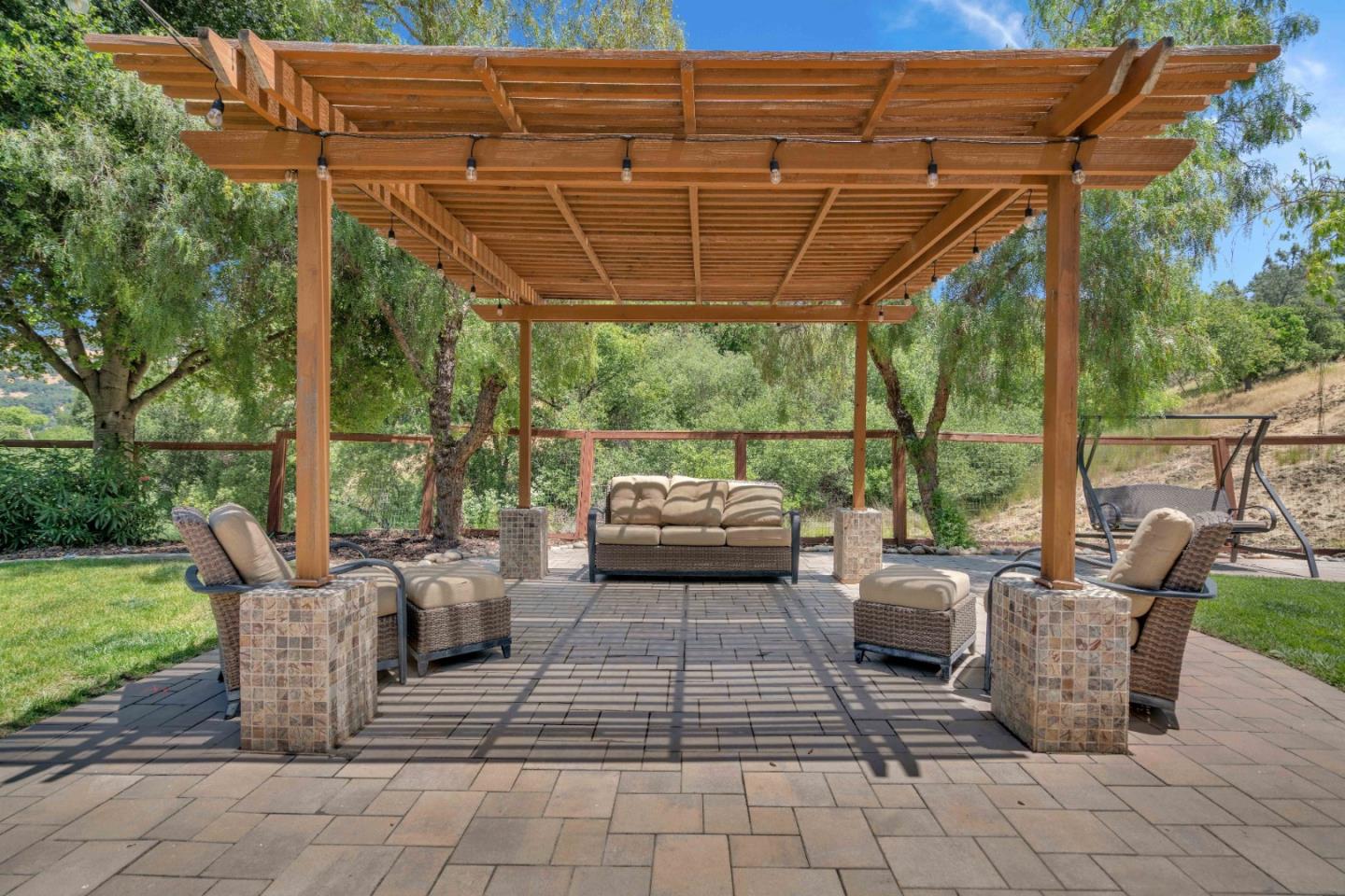 Detail Gallery Image 57 of 93 For 3480 White Oak Ct, Morgan Hill,  CA 95037 - 4 Beds | 2/1 Baths