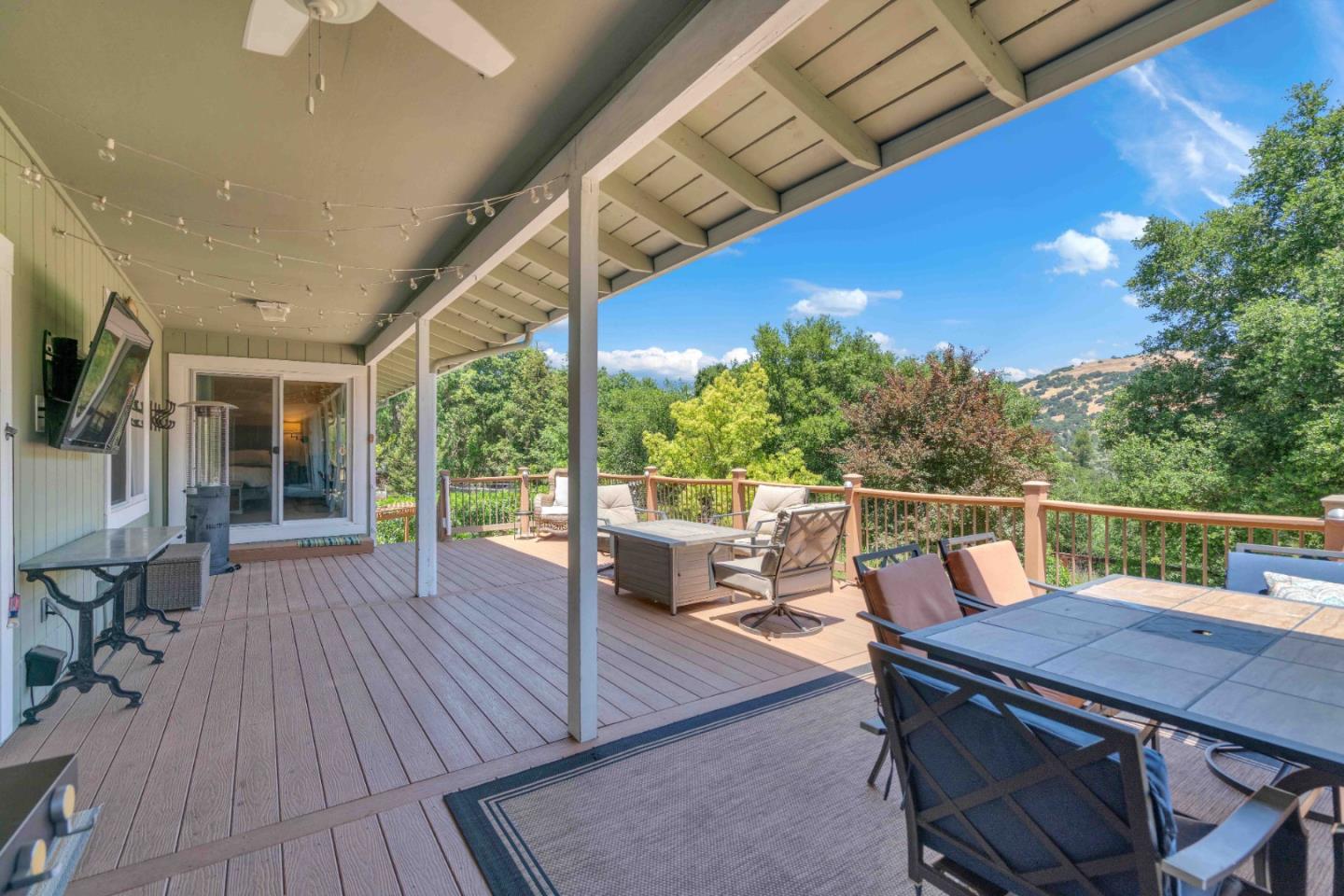 Detail Gallery Image 67 of 93 For 3480 White Oak Ct, Morgan Hill,  CA 95037 - 4 Beds | 2/1 Baths