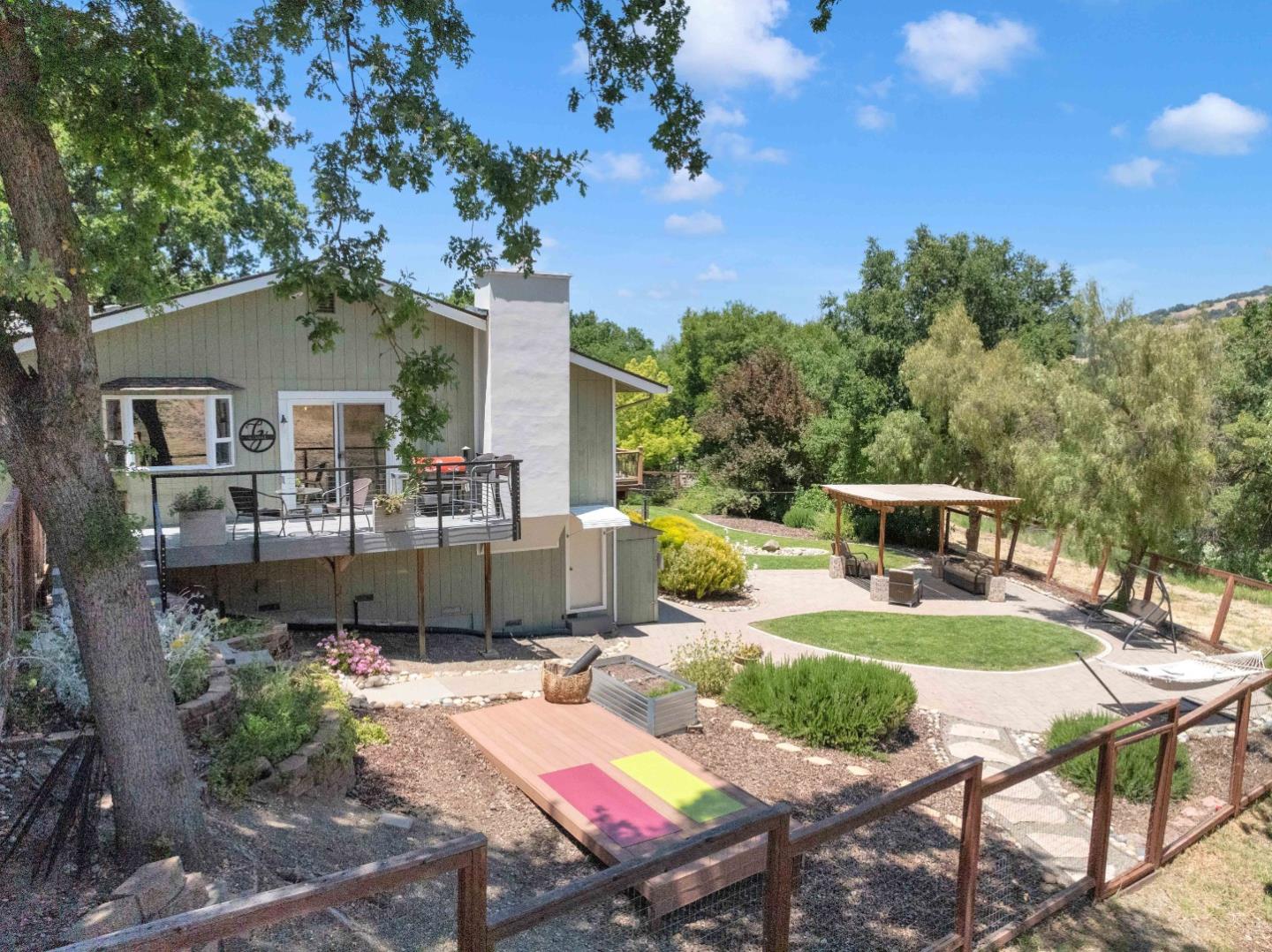 Detail Gallery Image 73 of 93 For 3480 White Oak Ct, Morgan Hill,  CA 95037 - 4 Beds | 2/1 Baths