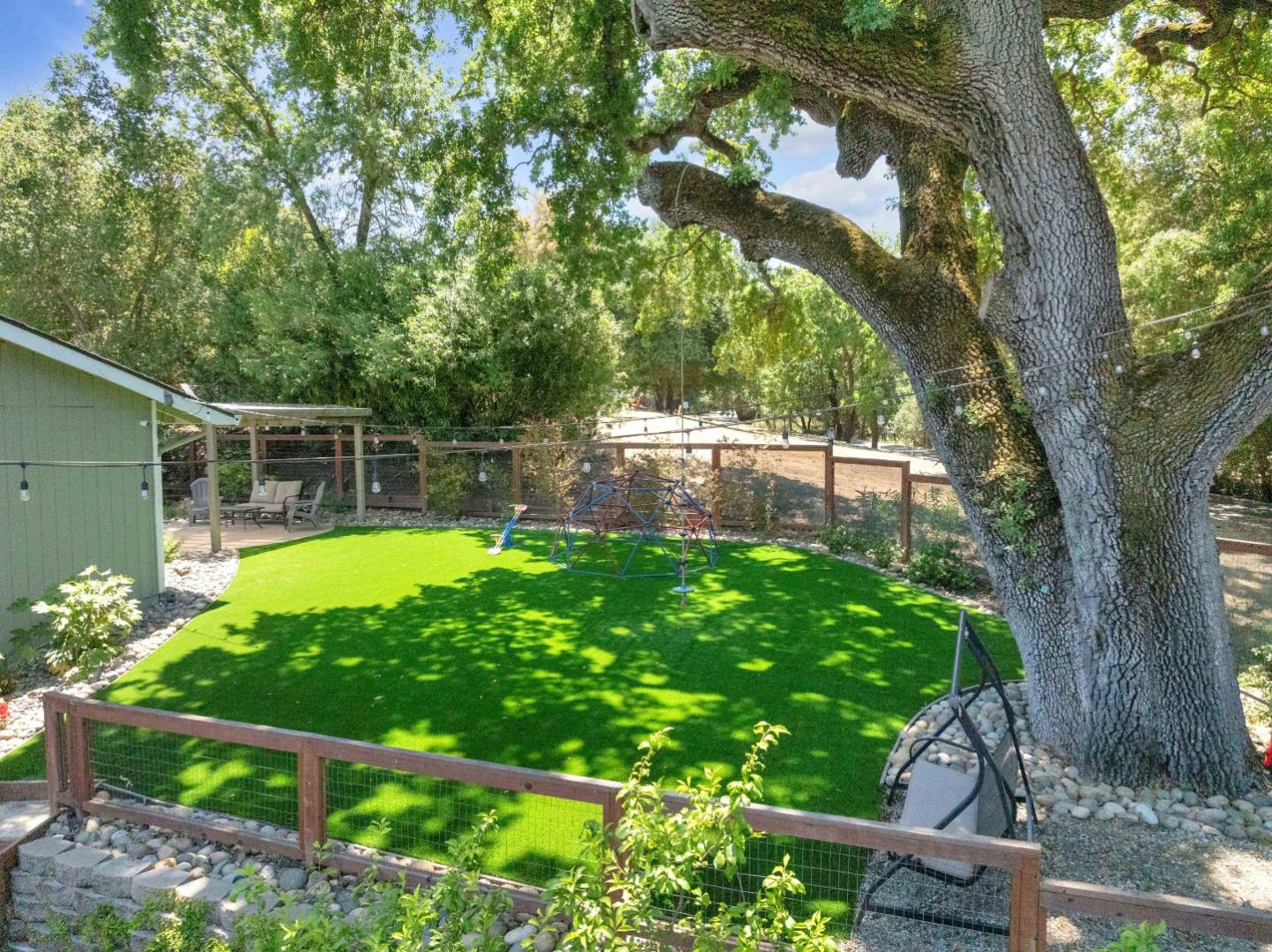 Detail Gallery Image 77 of 93 For 3480 White Oak Ct, Morgan Hill,  CA 95037 - 4 Beds | 2/1 Baths