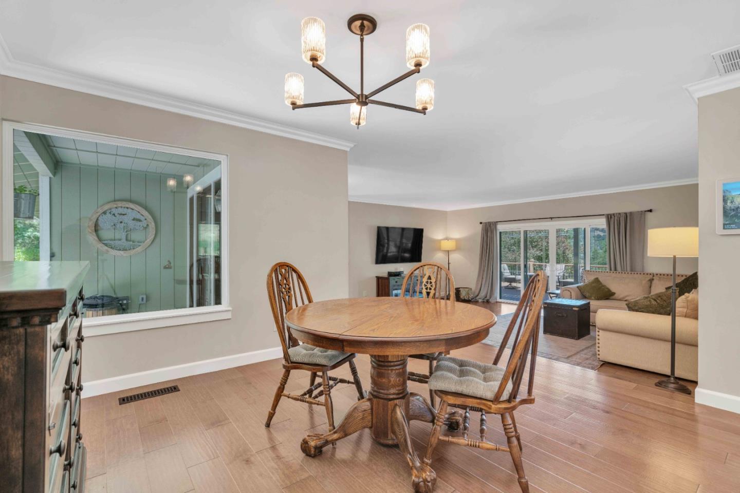 Detail Gallery Image 8 of 93 For 3480 White Oak Ct, Morgan Hill,  CA 95037 - 4 Beds | 2/1 Baths