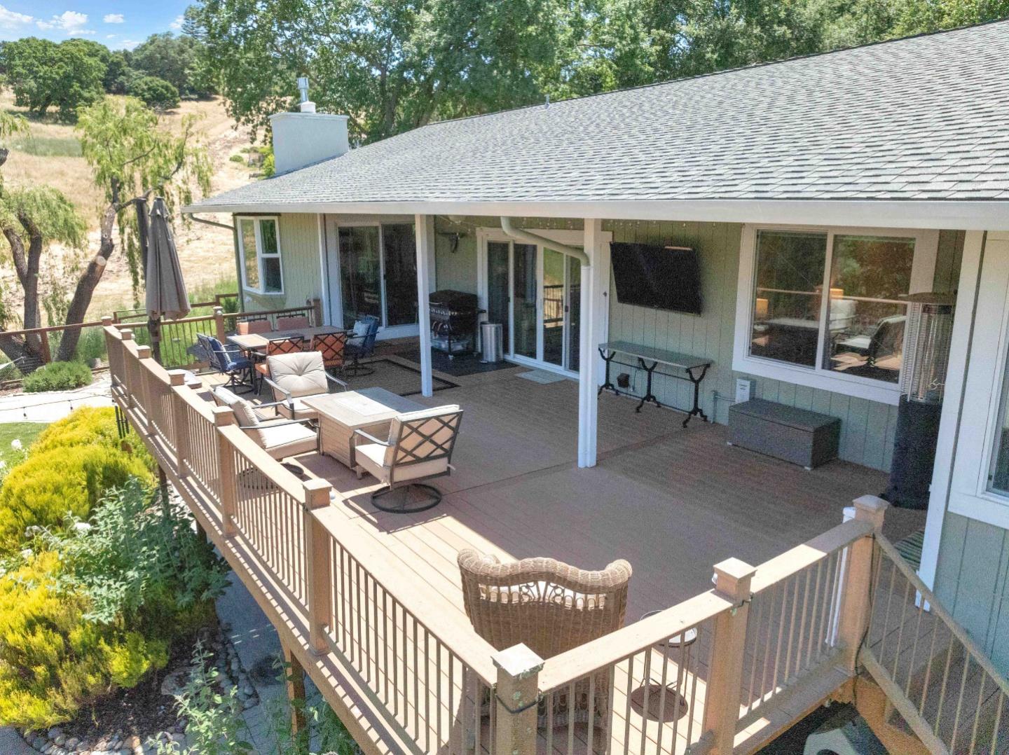 Detail Gallery Image 80 of 93 For 3480 White Oak Ct, Morgan Hill,  CA 95037 - 4 Beds | 2/1 Baths