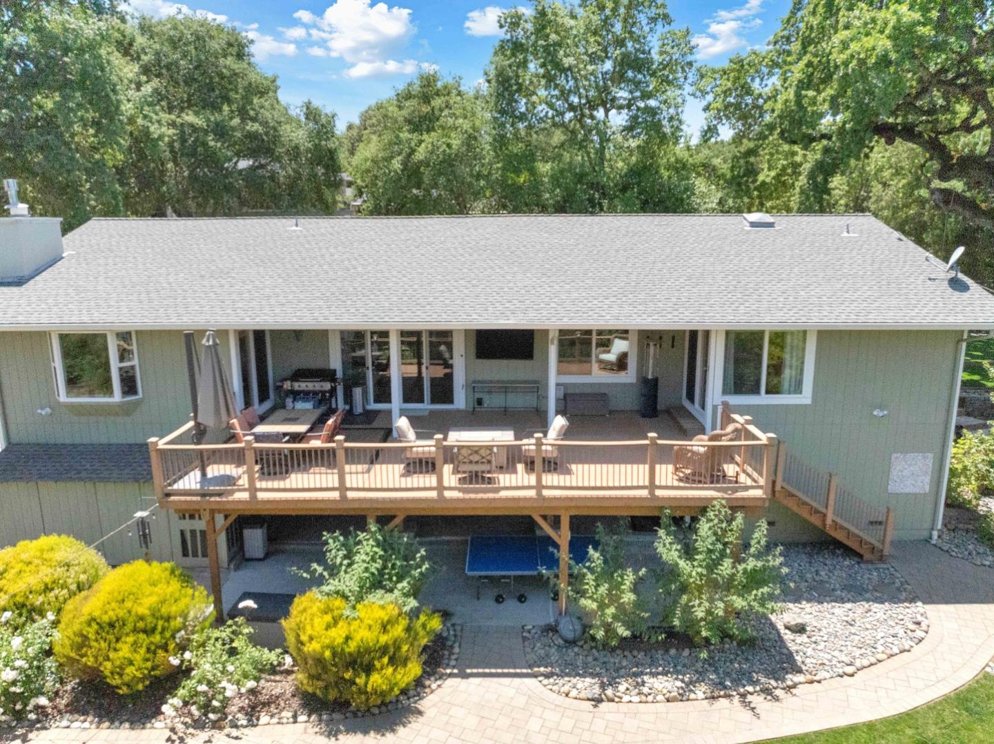 Detail Gallery Image 81 of 93 For 3480 White Oak Ct, Morgan Hill,  CA 95037 - 4 Beds | 2/1 Baths
