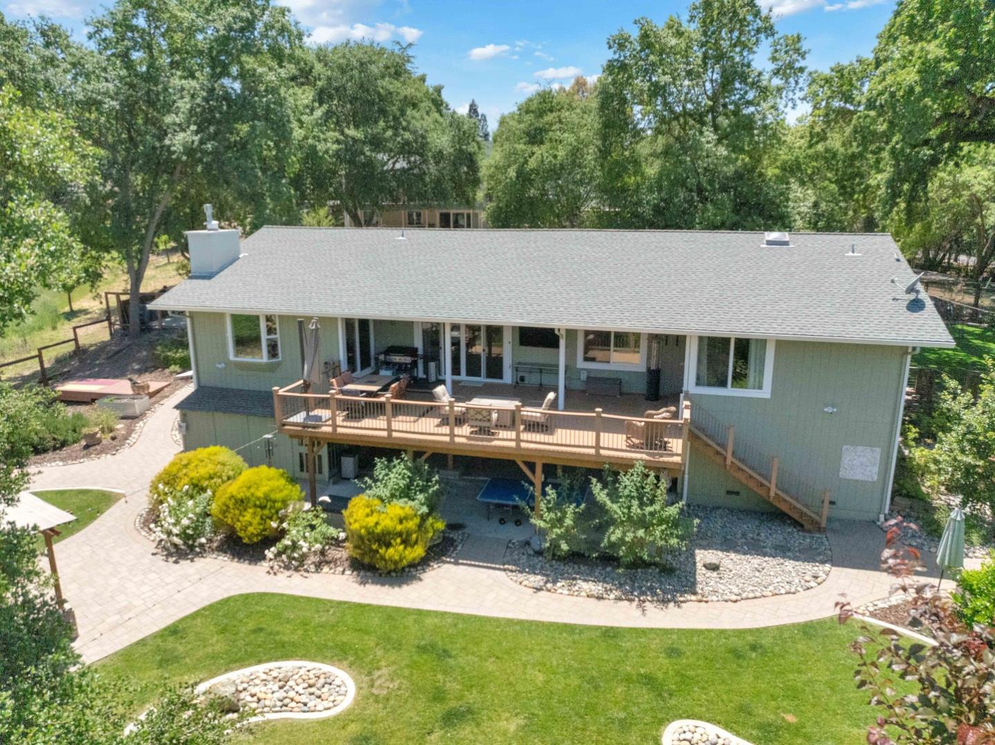 Detail Gallery Image 83 of 93 For 3480 White Oak Ct, Morgan Hill,  CA 95037 - 4 Beds | 2/1 Baths