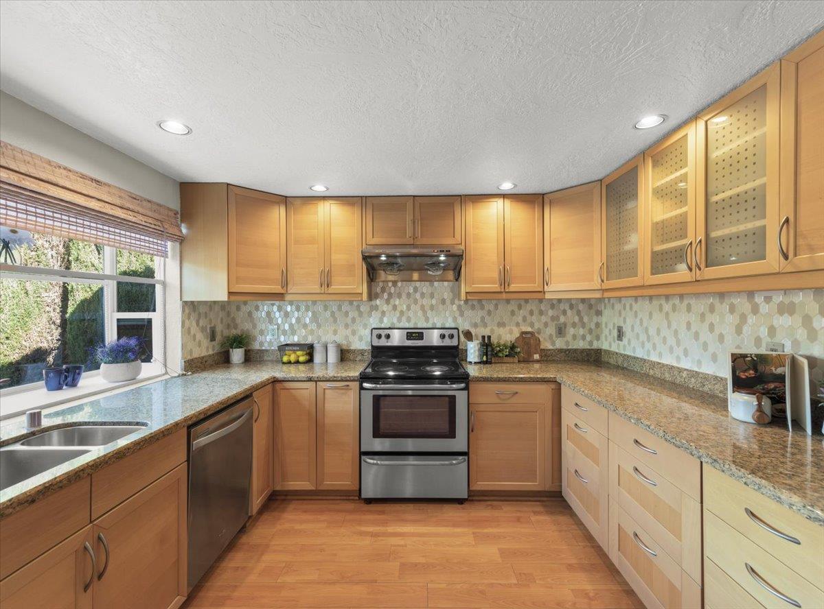 Detail Gallery Image 10 of 48 For 3121 Stevens Ct, San Jose,  CA 95148 - 4 Beds | 3 Baths