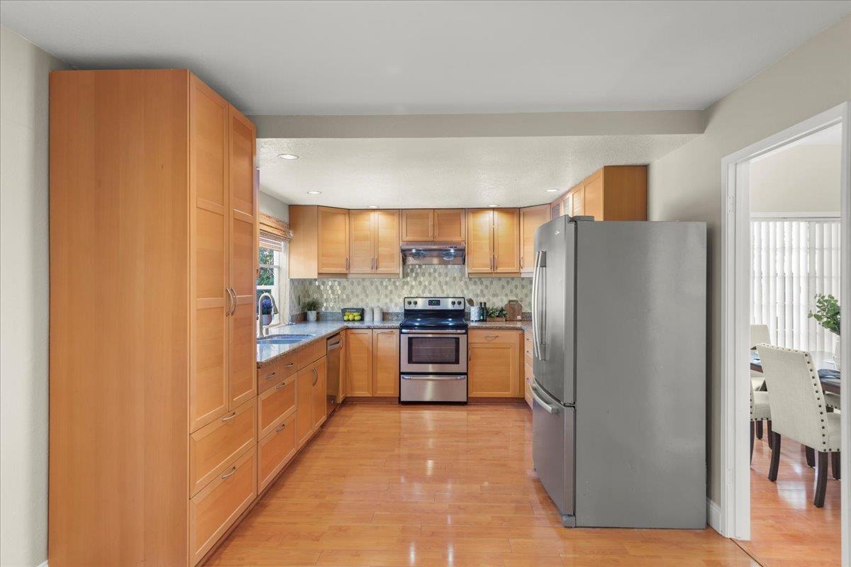 Detail Gallery Image 11 of 48 For 3121 Stevens Ct, San Jose,  CA 95148 - 4 Beds | 3 Baths